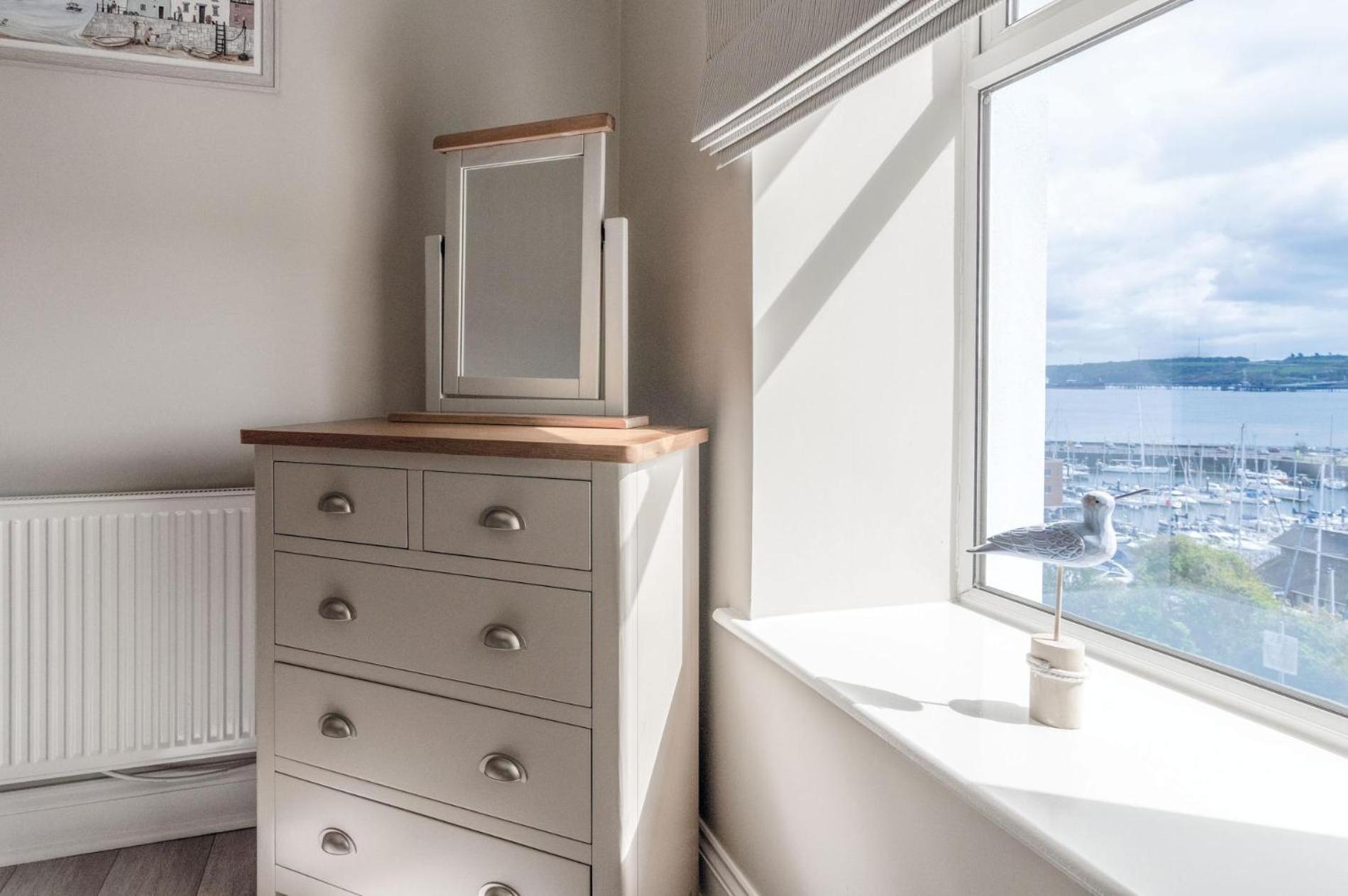 Beach Haven Hideout - 2 Bedroom - Milford Haven Εξωτερικό φωτογραφία