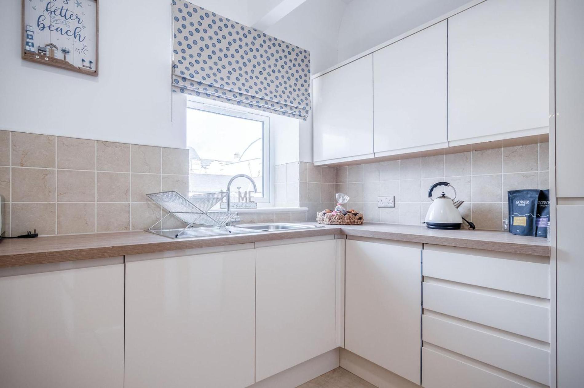 Beach Haven Hideout - 2 Bedroom - Milford Haven Εξωτερικό φωτογραφία