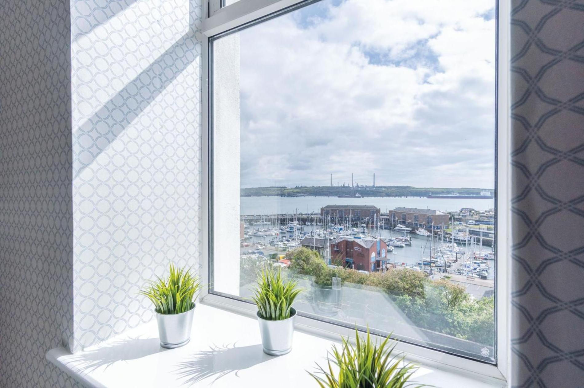 Beach Haven Hideout - 2 Bedroom - Milford Haven Εξωτερικό φωτογραφία